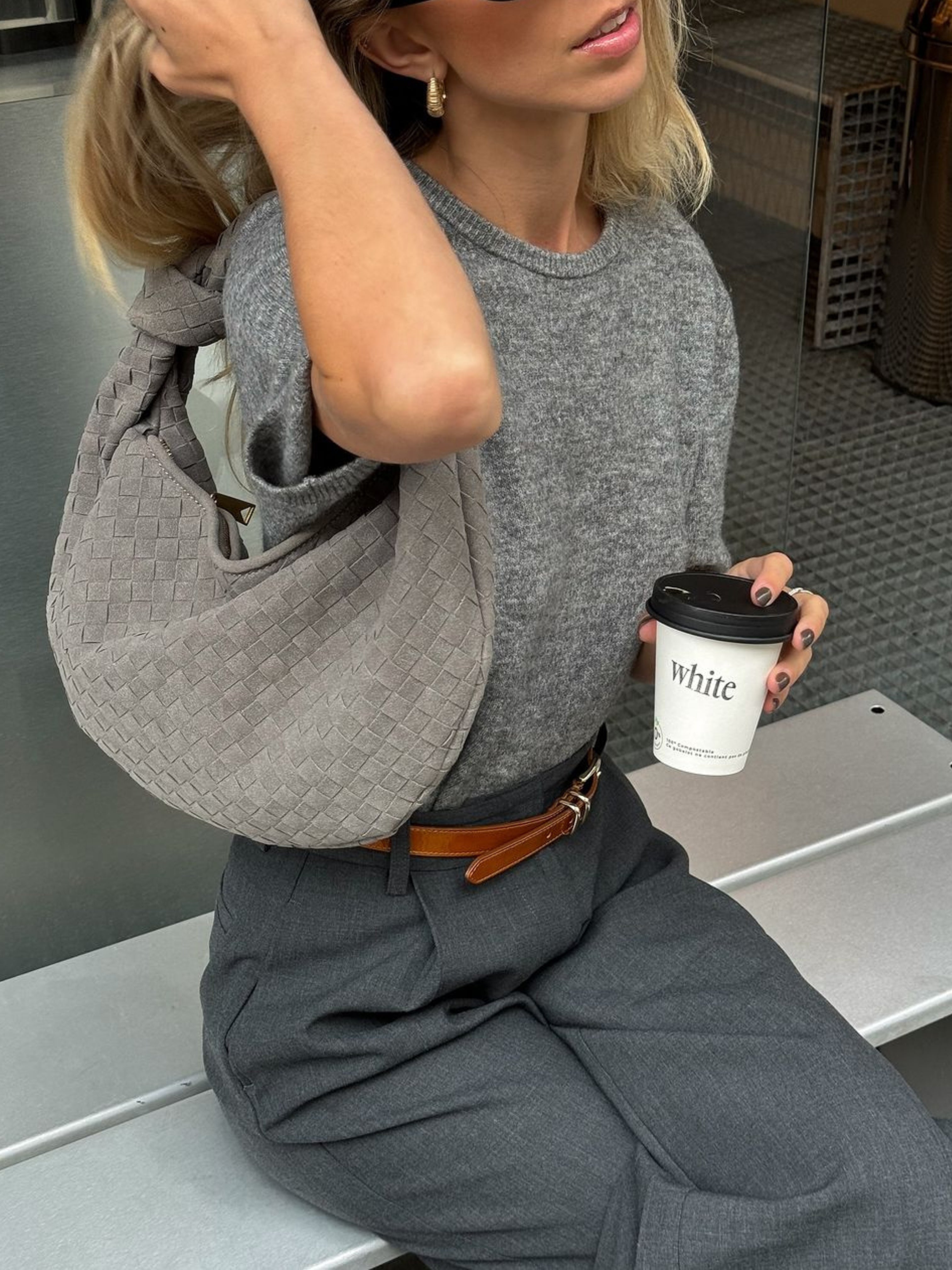 Celeste | Stredná semišová taška s pleteným uzlovým detailom