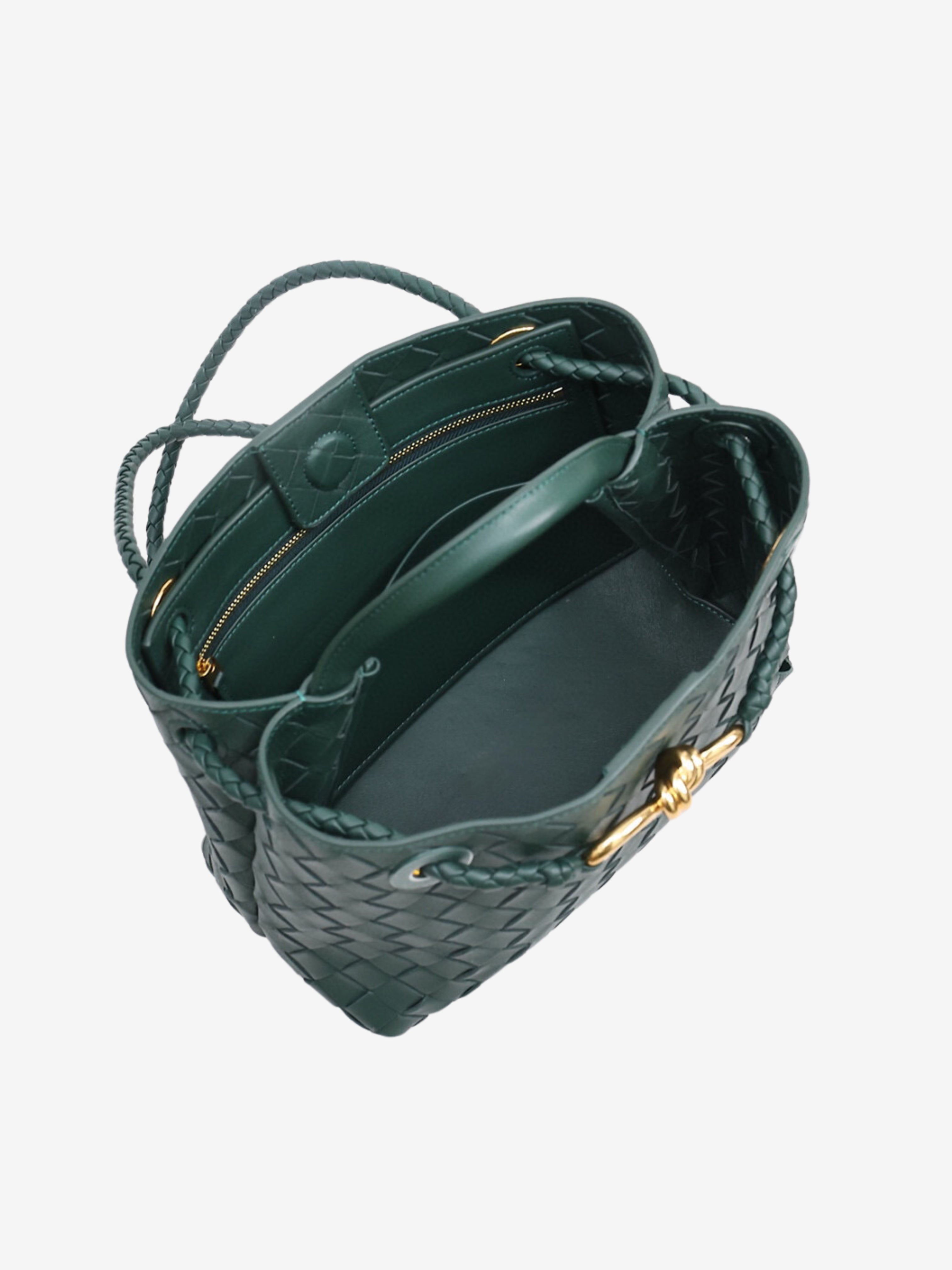 Eloise | Kompaktná tkaná kabelka s textúrovaným povrchom