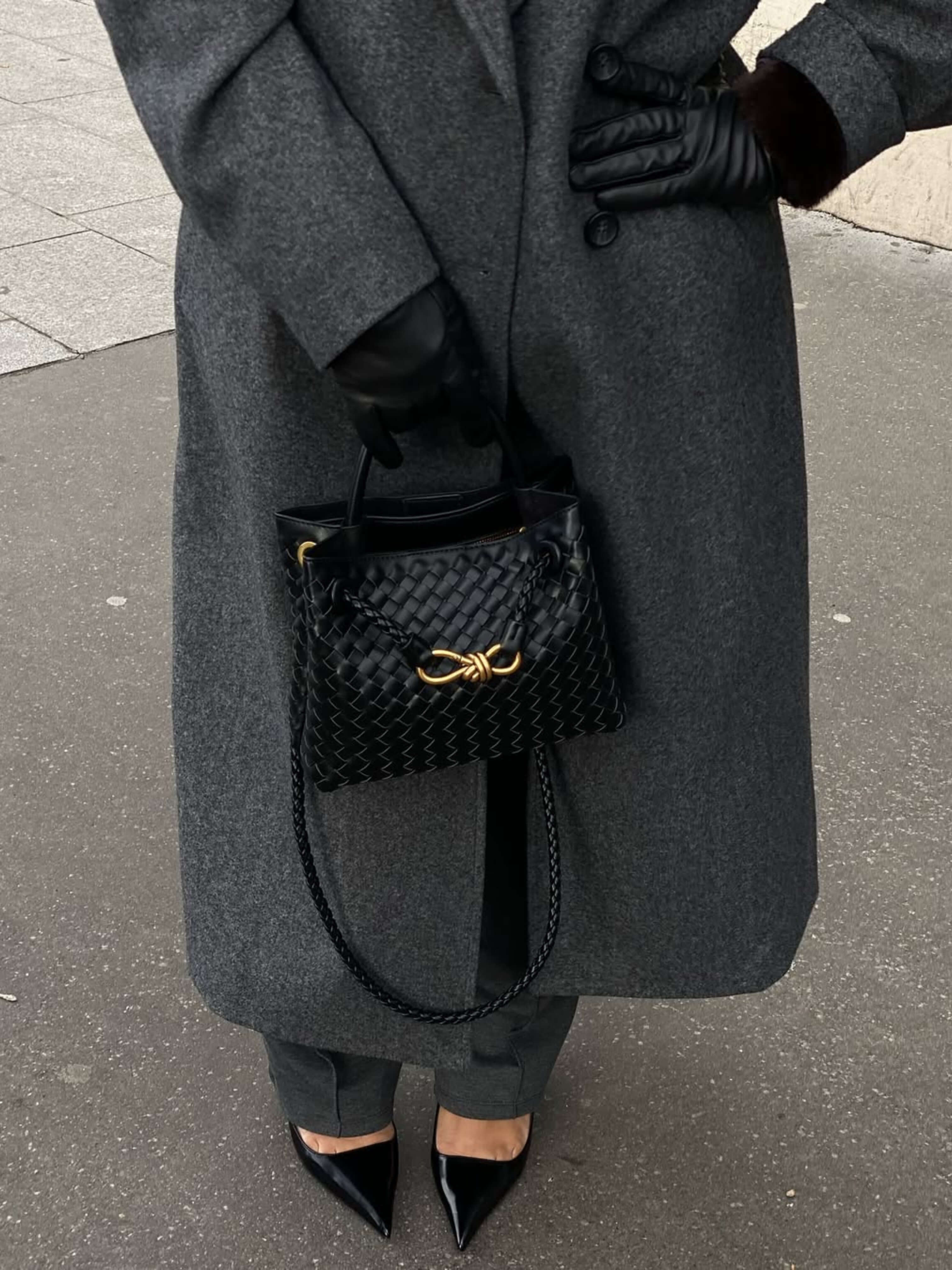 Eloise | Kompaktná tkaná kabelka s textúrovaným povrchom