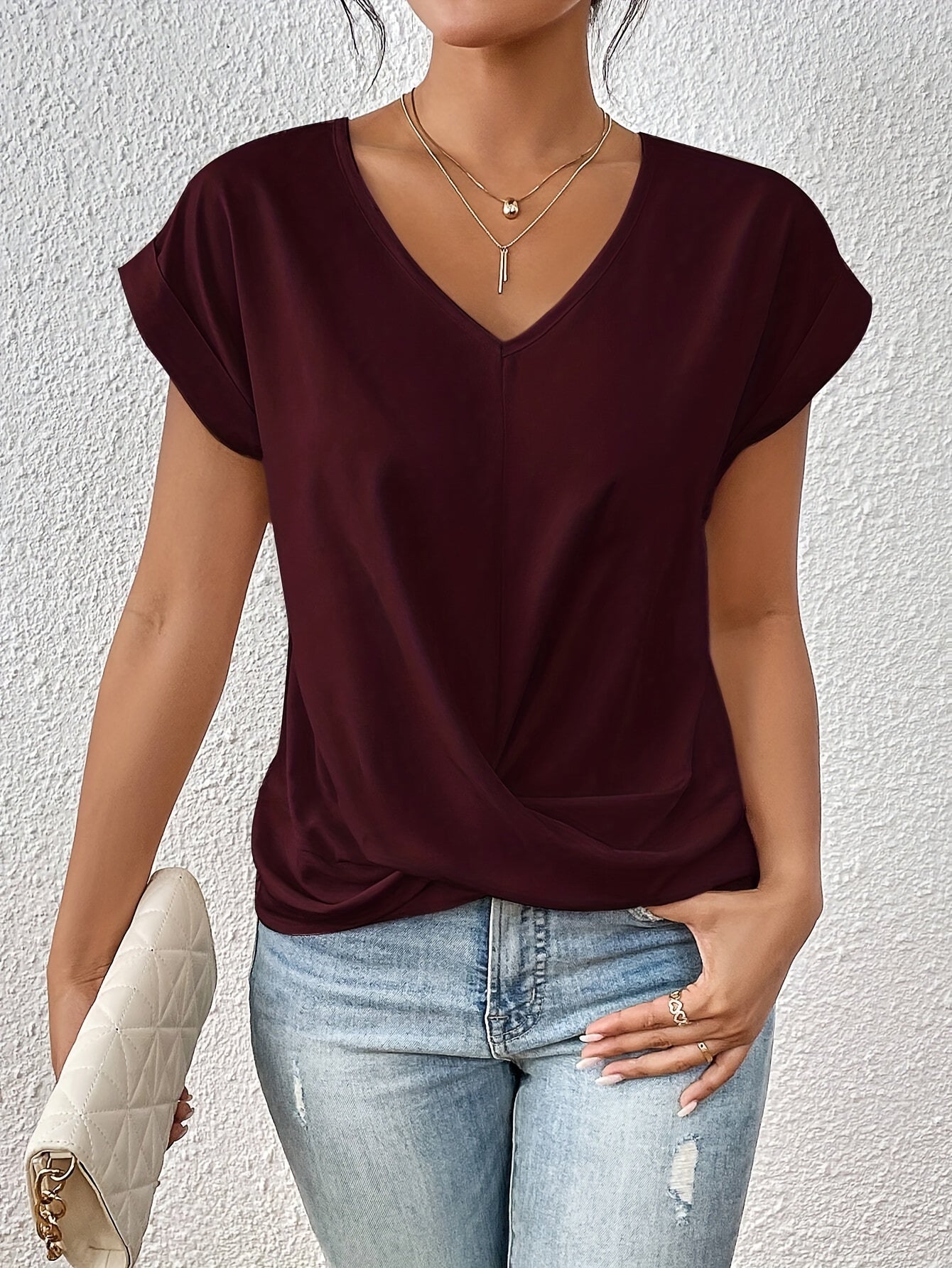 Cleo | V-Neck Everyday T-Shirt