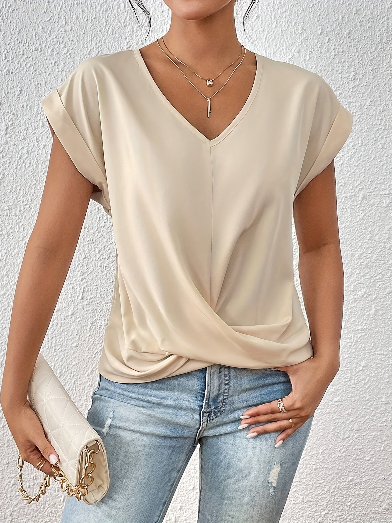 Cleo | V-Neck Everyday T-Shirt