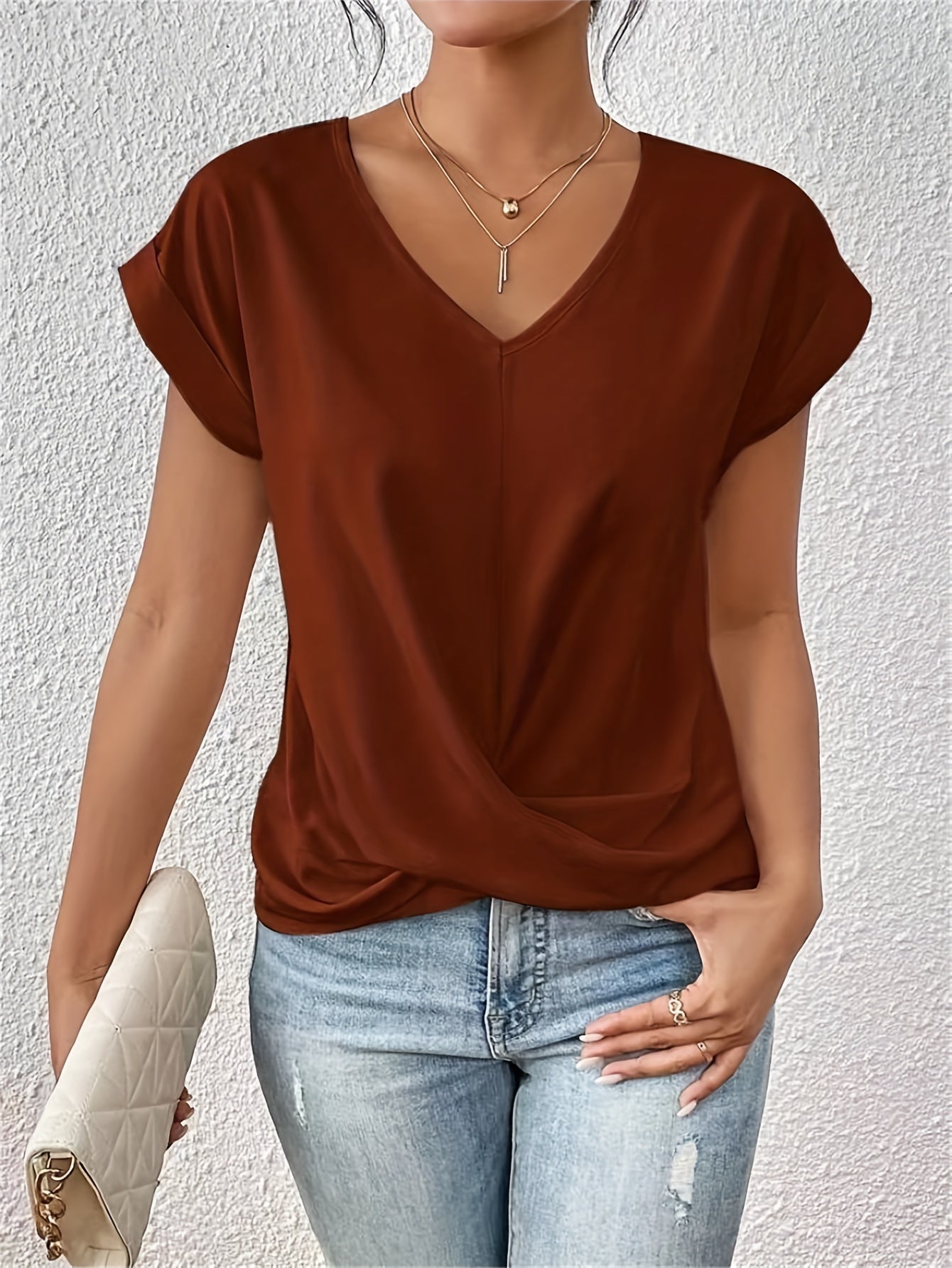 Cleo | V-Neck Everyday T-Shirt