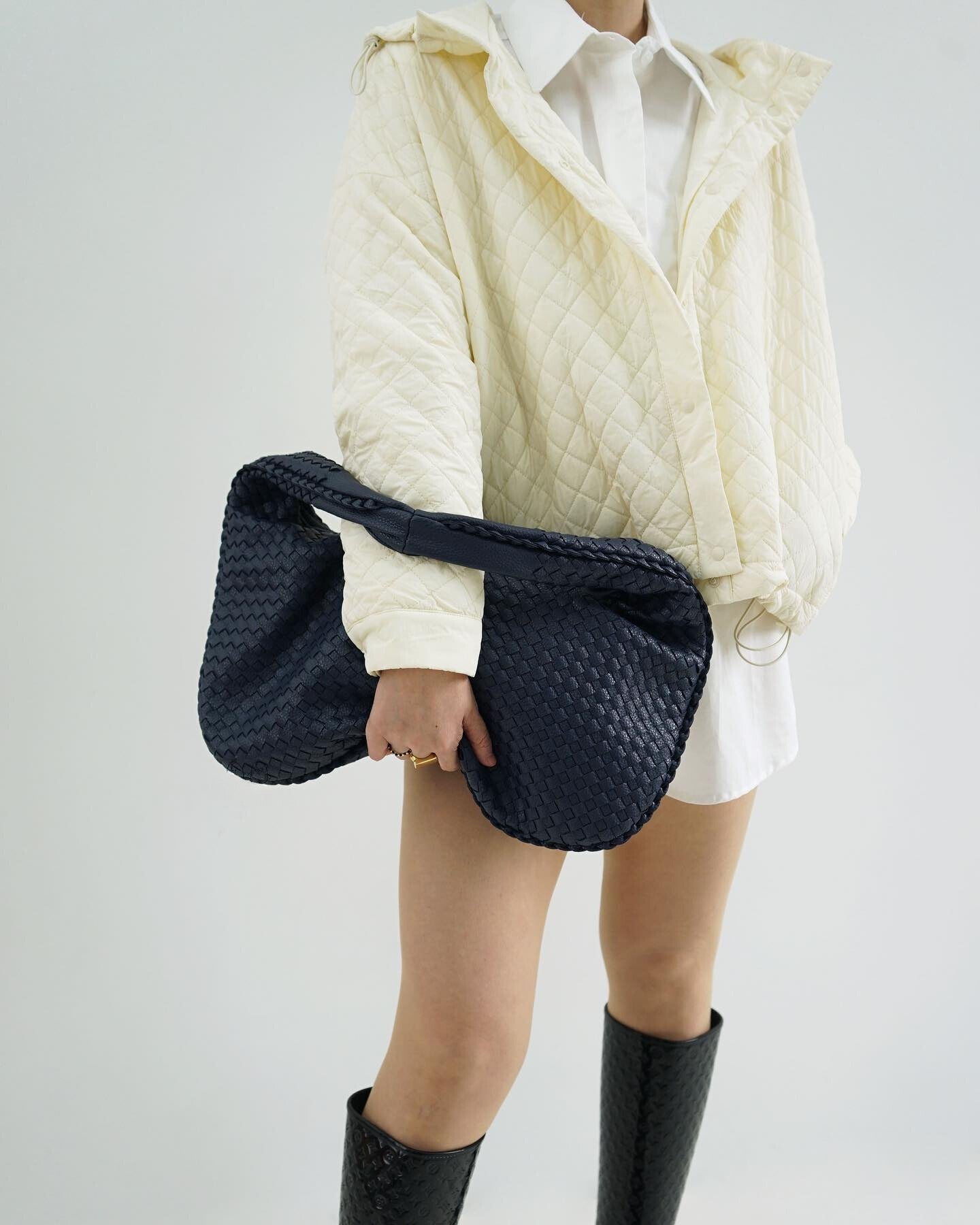 Victoria - Stylish Tote Bag