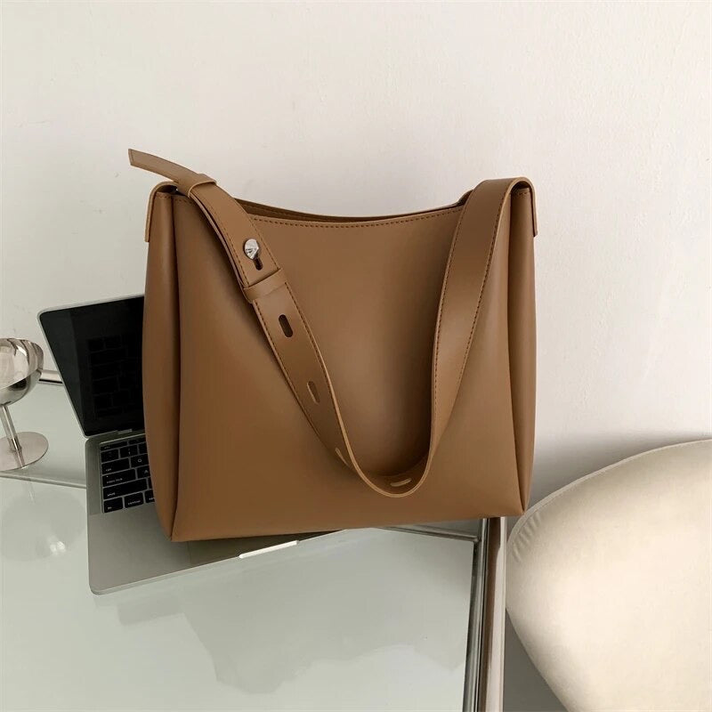 Zara - Priestranná Dámska Taška