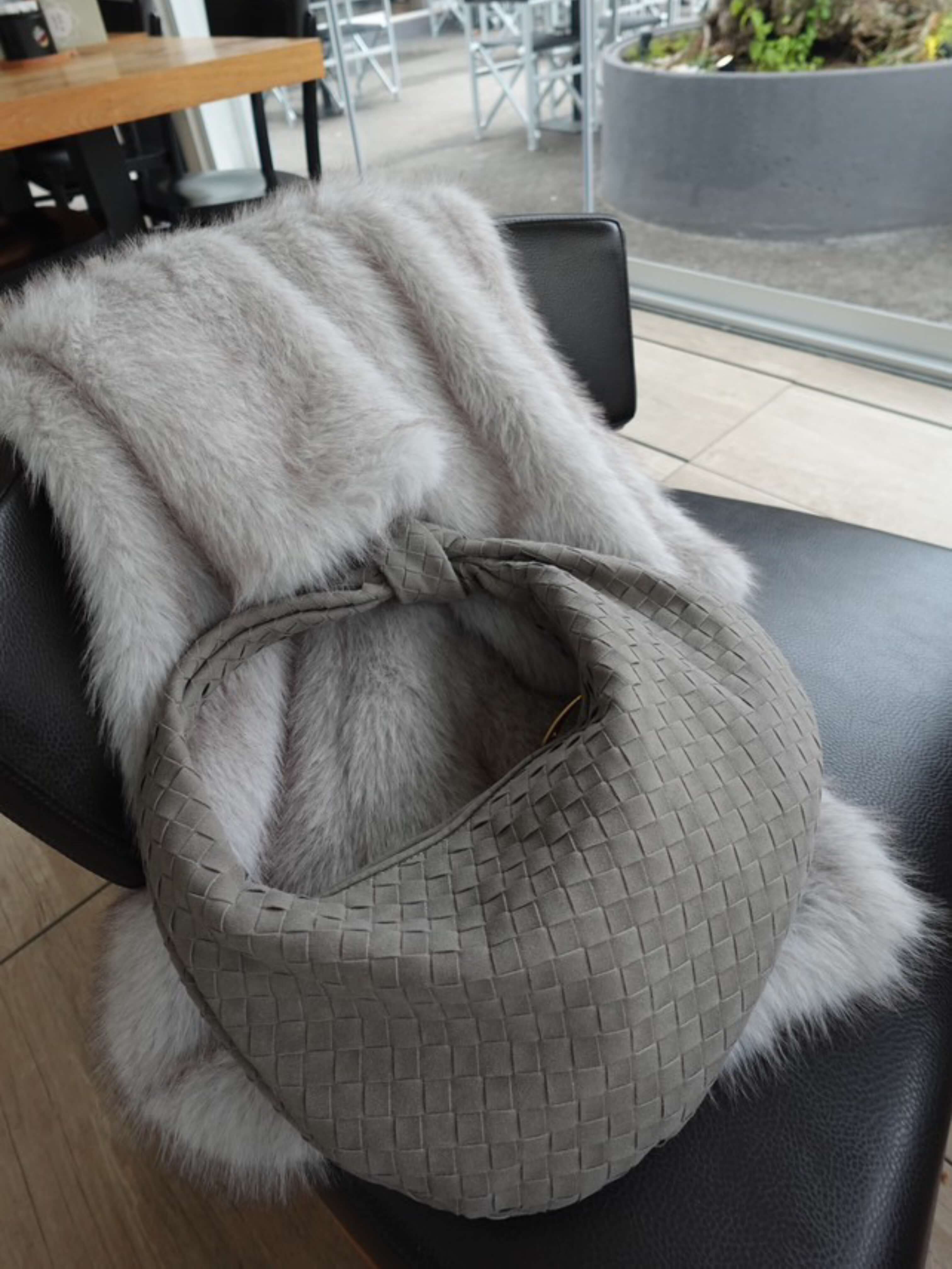 Celeste | Stredná semišová taška s pleteným uzlovým detailom