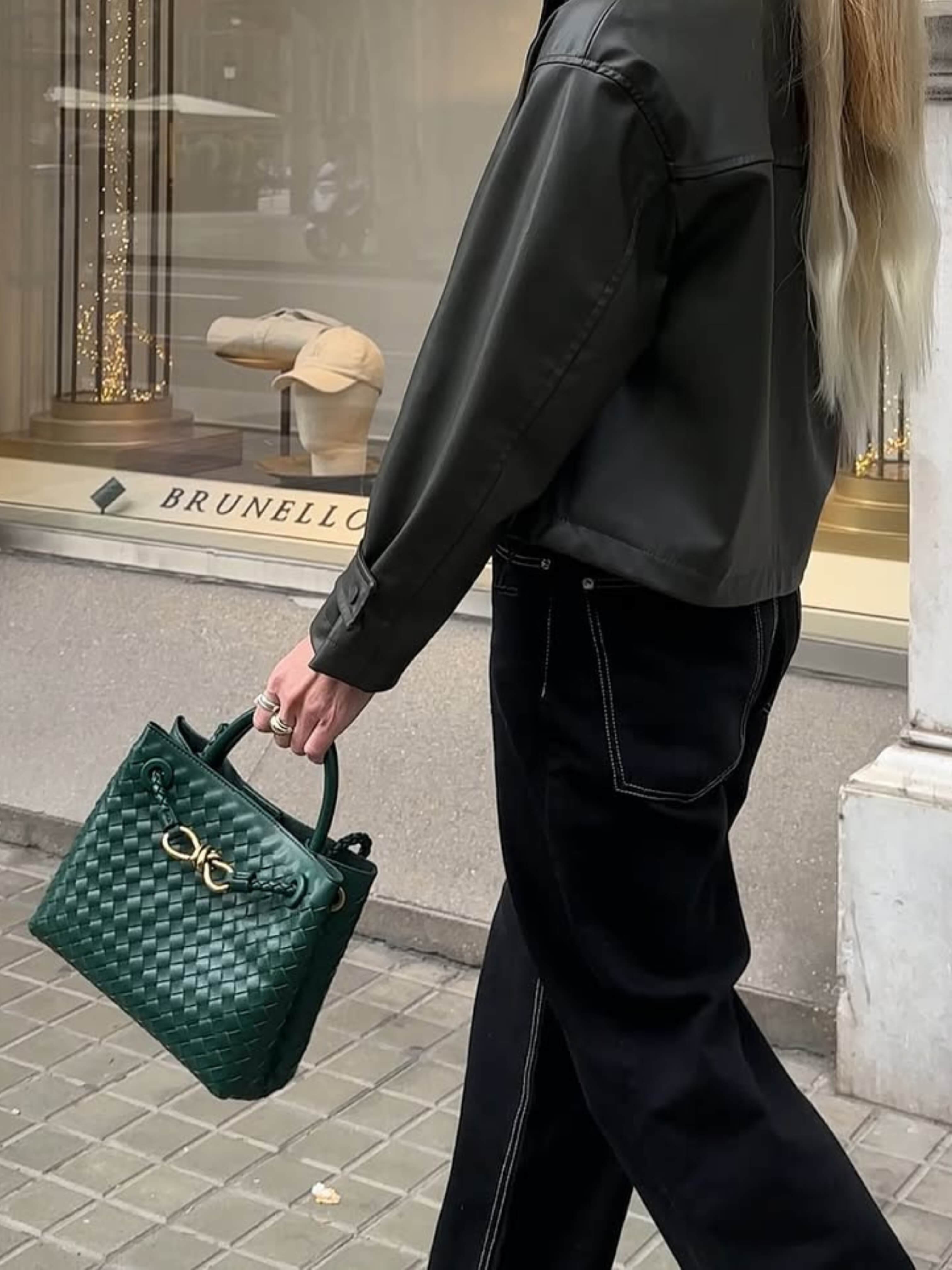 Eloise | Kompaktná tkaná kabelka s textúrovaným povrchom