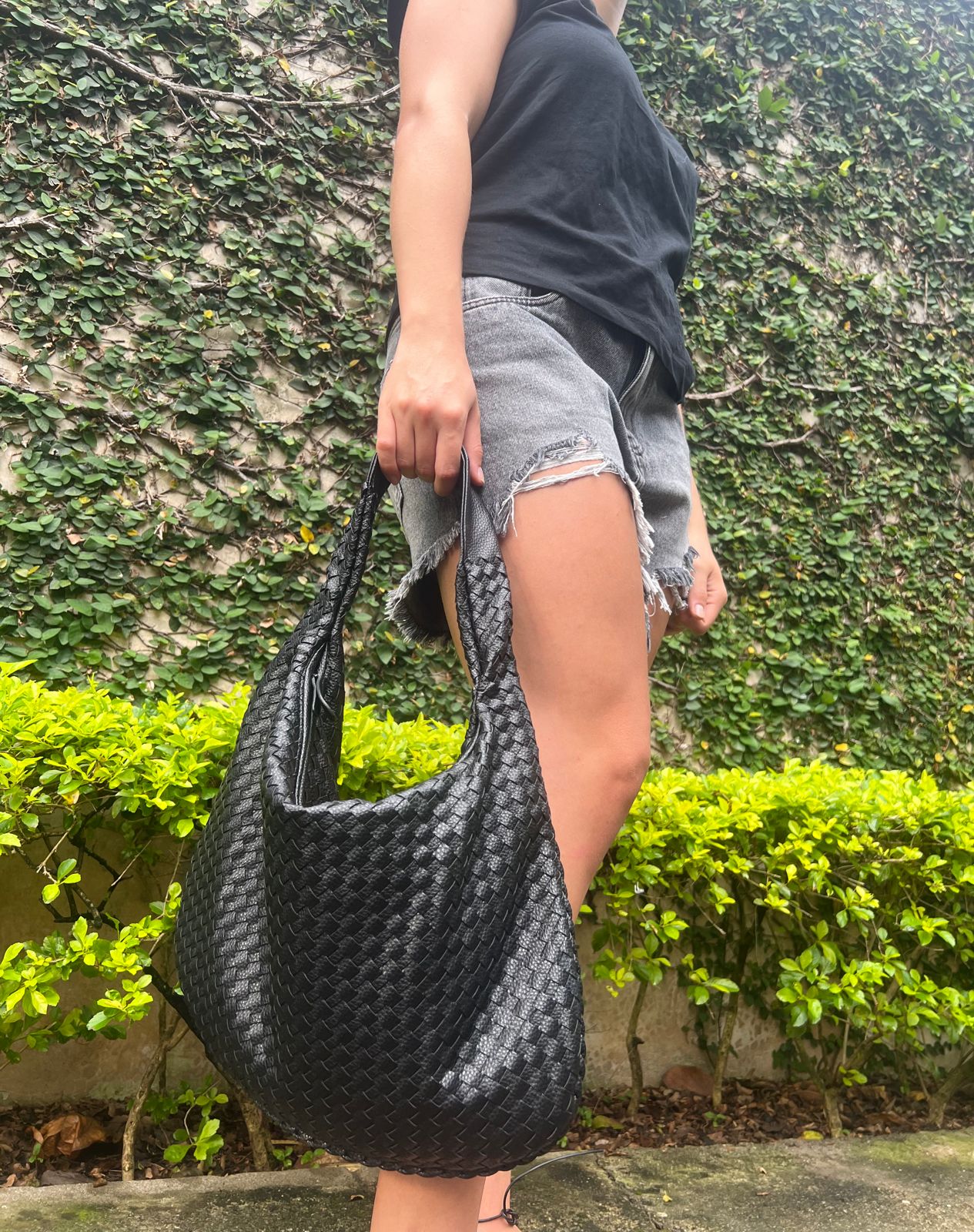 Victoria - Stylish Tote Bag