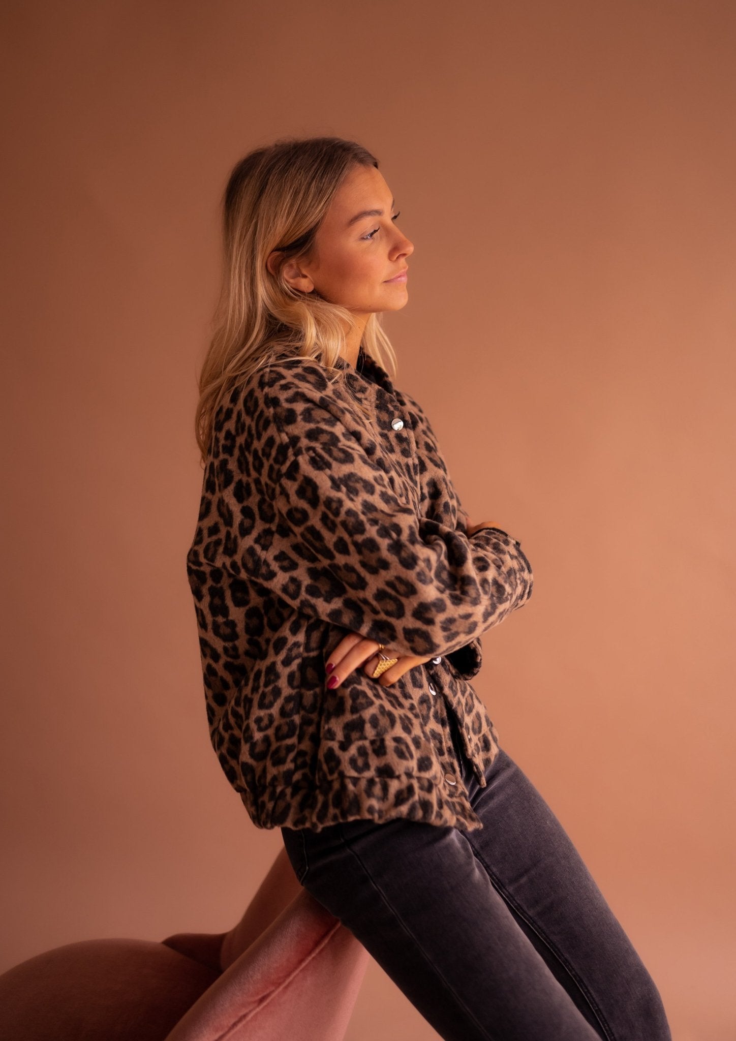 Mila | Stylová bunda s leopardím potiskem